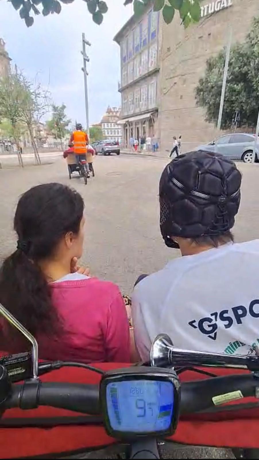::PESSOAS APOIADAS DO NOSSO LAR FORAM PASSEAR… DE TRISHAW::